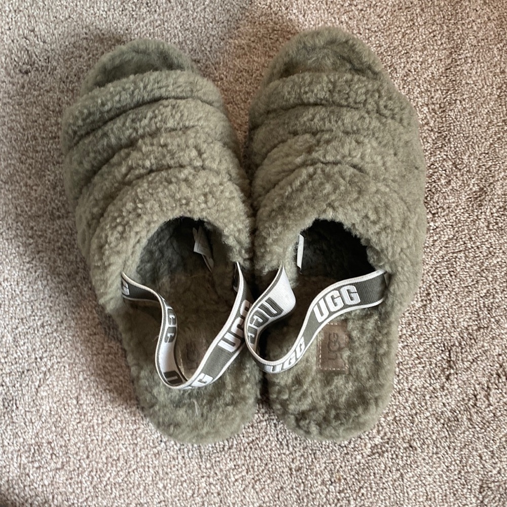 UGG Platform Slippers - GREY